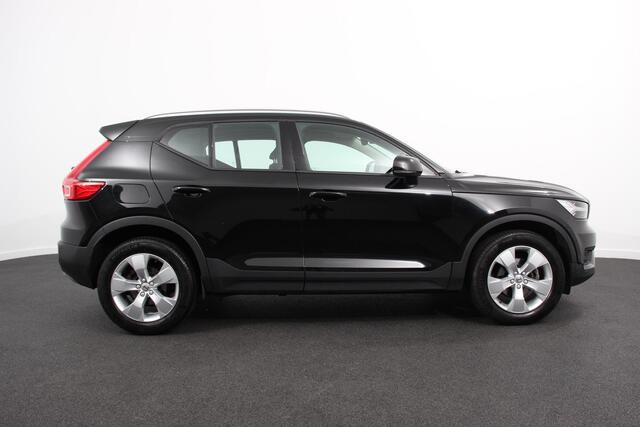 Volvo XC40 1.5 T3 163 pk Automaat Momentum | Navigatie | Apple Carplay / Android Auto | Parkeersensor achter | Adaptive Cruise Control | Virtual Cockpit | Stoelverwarming | LED kop- en mistlampen | Sensus Connect met High Performance Sound | Inductielader | Lane Ass