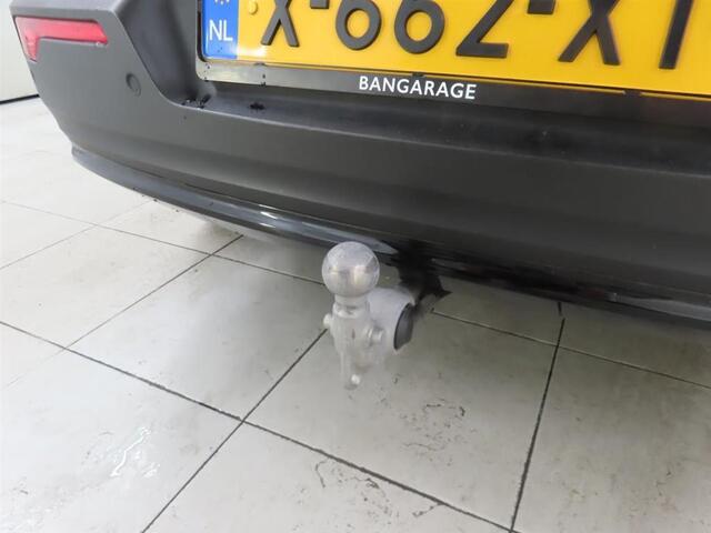 Volvo XC40 Single Motor Extended Range Ultimate 82 kWh | Trekhaak | Harman/Kardon Premium audio | Google auto | Panoramadak | Adaptieve cruise control | verwarmde voorstoelen | Privacy glass |