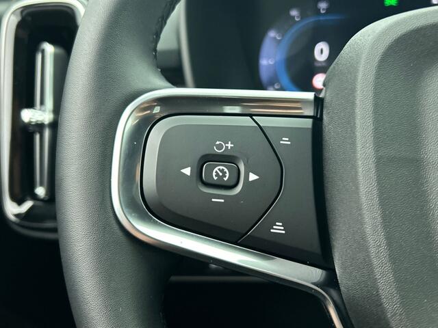 Volvo XC40 2.0 B4 Plus Dark