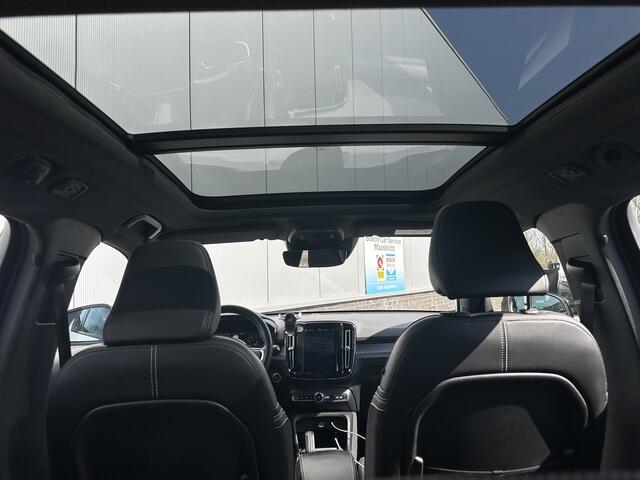 Volvo XC40 2.0 T4 AWD R-Design | Panoroma | 1. Eigenaar | Dealer onderhouden | Parelmoer Interesse, Proefrit? Bel of app met: 06-24 28 28 42