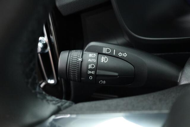Volvo XC40 T5 Recharge Ultimate Dark | Pano | Pilot Assist | Camera | Leder | Elek. Stoelen | 20''