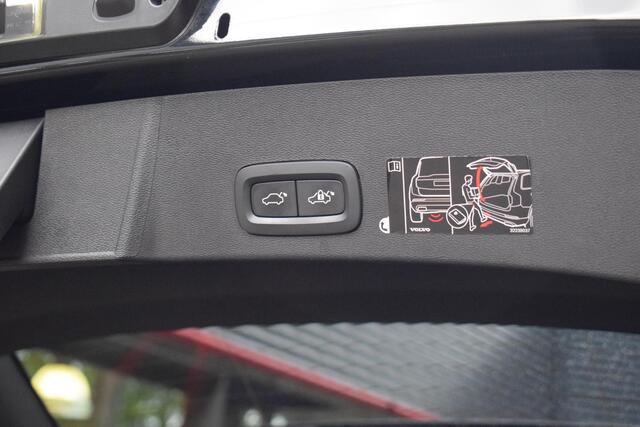 Volvo XC40 2.0 T5 AWD R-Design met Pano/Trekh/Harman/Camera