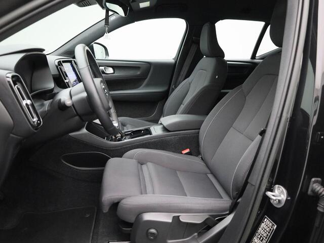 Volvo XC40 Recharge Core 232PK | Navigatie | Allseason-banden | Grootlicht-assistent | Achteruitrijcamera + parkeersensoren | Climate control | Apple CarPlay & Android Auto