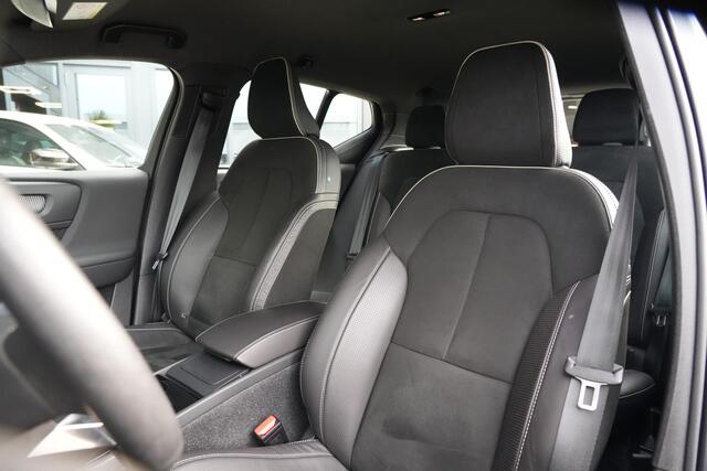 Volvo XC40 Recharge P8 AWD R-Design 408pk Navigatie/Stoelverwarming/Camera