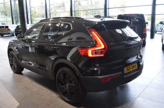 Volvo XC40 2.0 B3 Plus Dark Black edition camera harman kardon 20 inch !!