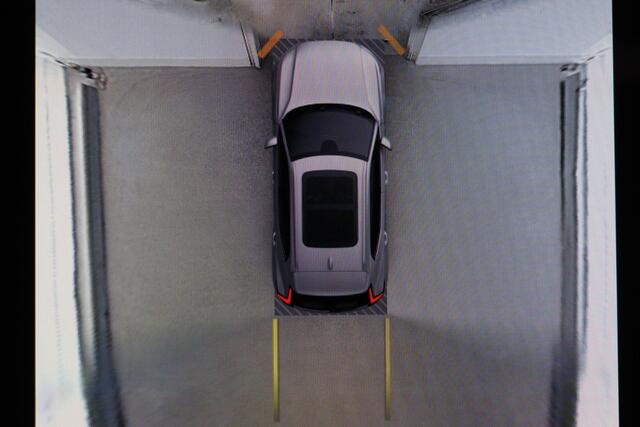 Volvo XC40 Recharge P8 AWD R-Design | LOUNGE PACK | PANORAMADAK | 360 CAMERA | 20"