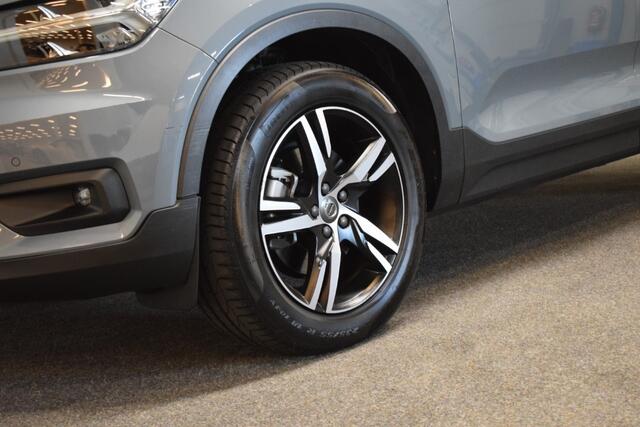 Volvo XC40 2.0 B4 198pk AUT8 R-Design Trekhaak 2100kg/ Stoel+Stuurverw./ Adapt. Cruise/ Camera/ H&K/ PDC v+a