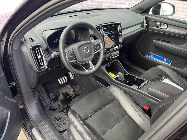 Volvo XC40 Recharge Twin Pro | Schuif-/kanteldak | Trekhaak | Stoel-/Stuurverwarming | Power Seats | Harman Kardon Audio | 360 camera | Keyless Entry | DAB |