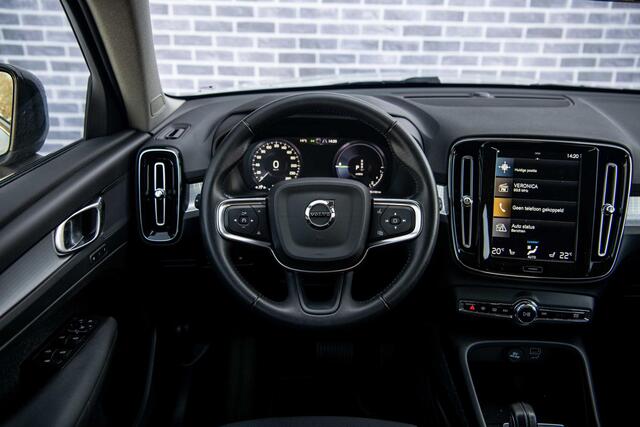 Volvo XC40 1.5 T4 Recharge R-Design | Trekhaak | Power Seats | Adaptive Cruise | Stoel & Stuurverwarming | 19" | Memory |