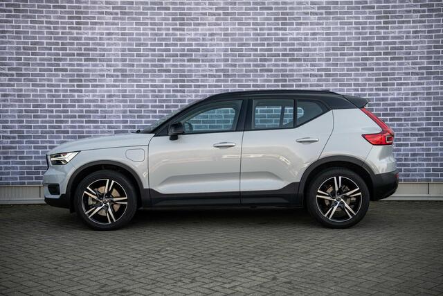 Volvo XC40 1.5 T4 Recharge R-Design | Trekhaak | Power Seats | Adaptive Cruise | Stoel & Stuurverwarming | 19" | Memory |