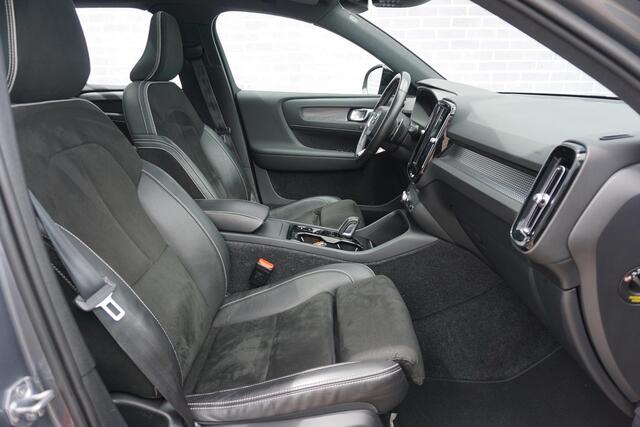 Volvo XC40 2.0 T5 AWD R-Design Intro Edition | 2100KG TREKGEWICHT | Trekhaak | Schuif/kantel panoramadak | BLIS | Keyless entry/start | Volvo on Call | Parkeercamera | Stoelverwarming | Adaptieve cruise control |