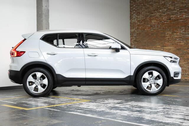 Volvo XC40 T2 Automaat Business Pro | Adaptive cruise control | Parkeersensoren voor + achter | Parkeercamera | Volvo on Call | Stuurwielverwarming | Comfortstoelen | Volvo on Call | Dealeronderhouden