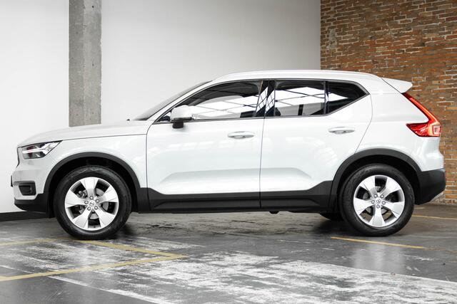 Volvo XC40 T2 Automaat Business Pro | Adaptive cruise control | Parkeersensoren voor + achter | Parkeercamera | Volvo on Call | Stuurwielverwarming | Comfortstoelen | Volvo on Call | Dealeronderhouden