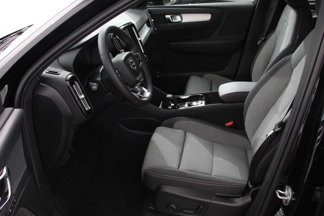 Volvo XC40 1.5 T5 Plug-in hybrid Plus Dark Navigatie Climate Control Adaptive Cruise Control 18"LMV Parkeer sensoren Dab Led