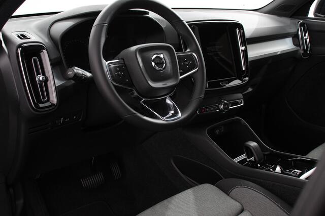 Volvo XC40 1.5 T5 Plug-in hybrid Plus Dark Navigatie Climate Control Adaptive Cruise Control 18"LMV Parkeer sensoren Dab Led