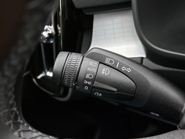 Volvo XC40 2.0 B4 Plus Dark | Trekhaak | Blis | Harman Kardon Audio |