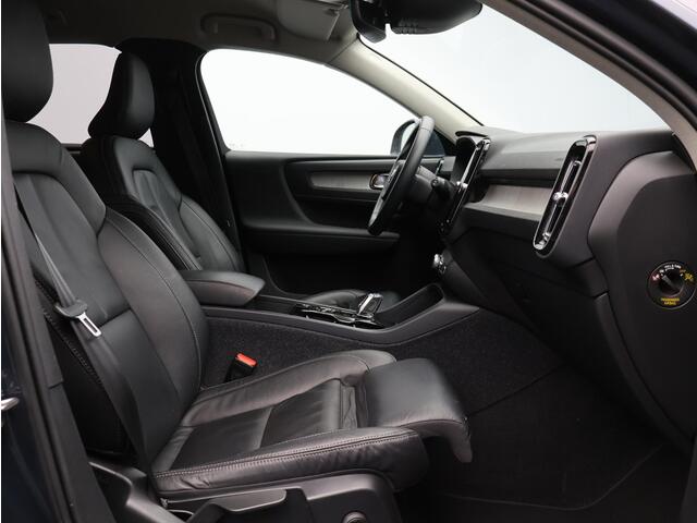 Volvo XC40 T4 Recharge Inscription / Trekhaak / Stoel+stuurwielverwarming / 19" / Privacy glass