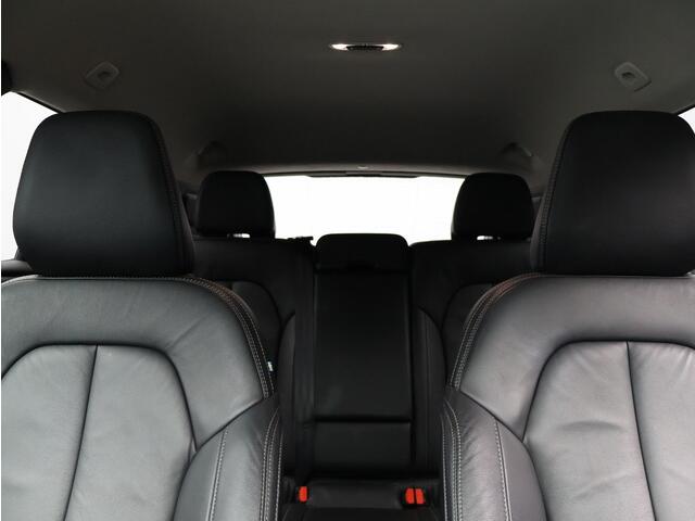 Volvo XC40 T4 Recharge Inscription / Trekhaak / Stoel+stuurwielverwarming / 19" / Privacy glass