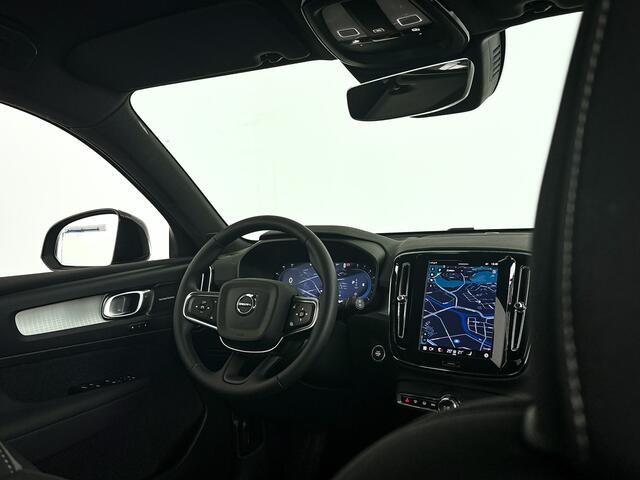 Volvo XC40 B4 Plus Dark | Parkeercamera | Stoel- en Stuurverwarming | Harman Kardon | Trekhaak