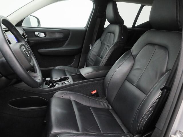 Volvo XC40 1.5 T4 Plug-in hybrid Core Bright | CAMERA | KEYLESS | STOEL- EN STUURVERW.