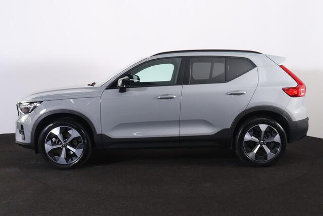 Volvo XC40 B3 Plus Dark - IntelliSafe Assist & Surround - 360º Camera - Harman/Kardon audio - Verwarmde voorstoelen & stuur - Parkeersensoren voor & achter - Elektr. bedienb. voorstoelen met geheugen links - Draadloze tel. lader - Extra getint glas - 19' LMV