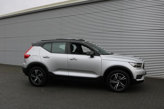 Volvo XC40 2.0 T5 AWD R-Design 248PK (Panoramadak Sportleder/Memory Carplay ACC Blis HarmanKardon Camera Keyless Standkachel Full-Led Trekhaak Pdc V+A)
