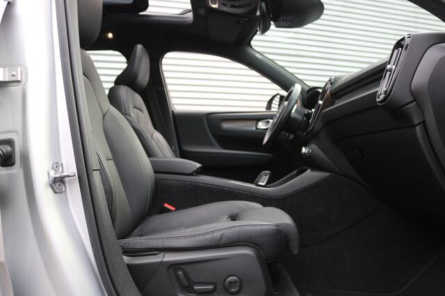 Volvo XC40 2.0 T5 AWD R-Design 248PK (Panoramadak Sportleder/Memory Carplay ACC Blis HarmanKardon Camera Keyless Standkachel Full-Led Trekhaak Pdc V+A)