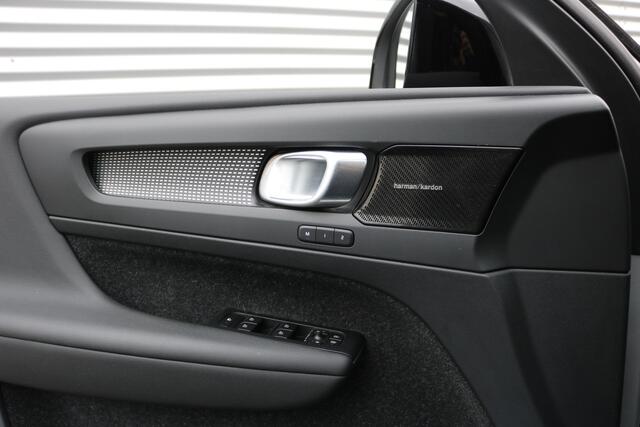 Volvo XC40 2.0 T5 AWD R-Design 248PK (Panoramadak Sportleder/Memory Carplay ACC Blis HarmanKardon Camera Keyless Standkachel Full-Led Trekhaak Pdc V+A)