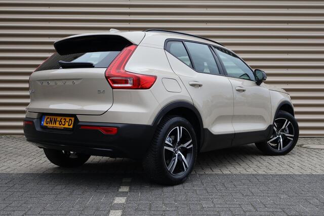 Volvo XC40 2.0 B4 Plus Dark l Trekhaak l Harman Kardon l ACC l