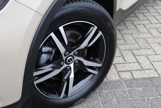 Volvo XC40 2.0 B4 Plus Dark l Trekhaak l Harman Kardon l ACC l