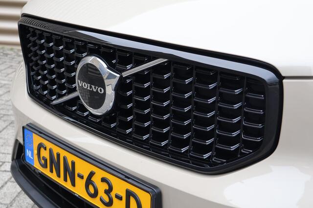 Volvo XC40 2.0 B4 Plus Dark l Trekhaak l Harman Kardon l ACC l