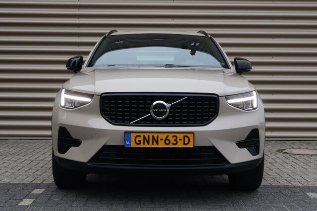 Volvo XC40 2.0 B4 Plus Dark l Trekhaak l Harman Kardon l ACC l