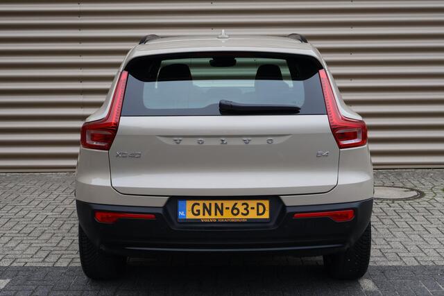 Volvo XC40 2.0 B4 Plus Dark l Trekhaak l Harman Kardon l ACC l