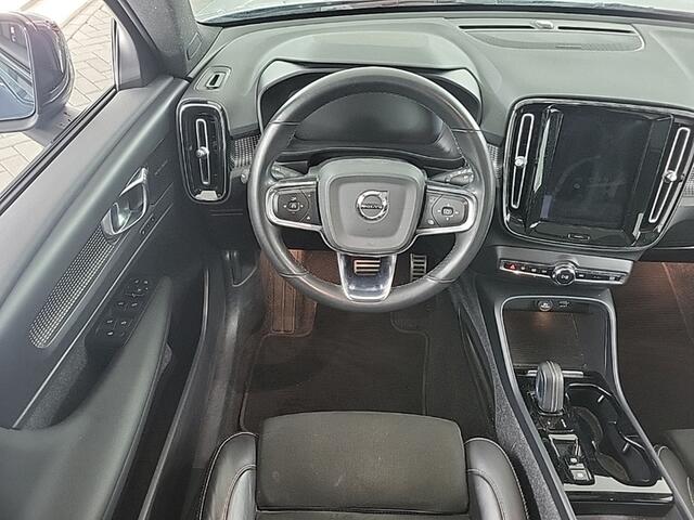 Volvo XC40 1.5 T5 Recharge R-Design BOMVOL | PANO | TREKH. | 360° | HK AUDIO