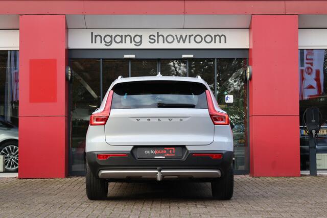 Volvo XC40 1.5 T2 Momentum Business | Origineel NL | Dealer Onderhouden | Camera | Trekhaak | ACC | Navigatie |