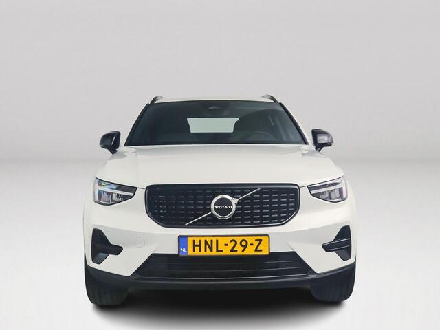 Volvo XC40 B4 Plus Dark | Parkeercamera | Stoel- en Stuurverwarming | Harman Kardon | Trekhaak