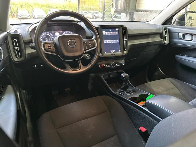 Volvo XC40 T2 Momentum | Stoel+Stuurverwarming | Camera | Apple Carplay | DAB | Elektrische Achterklep