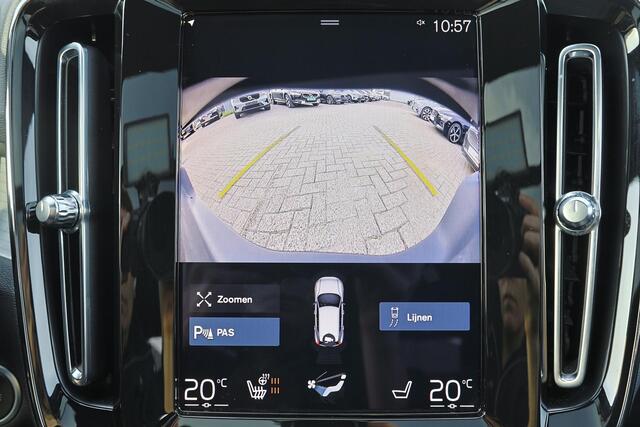 Volvo XC40 T5 Recharge Plus Dark - Panorama/schuifdak - IntelliSafe Assist - Harman/Kardon audio - Parkeercamera achter - Parkeersensoren voor & achter - Elektr. bedienb. voorstoelen met geheugen links - Draadloze tel. lader - Extra getint glas - 19' LMV