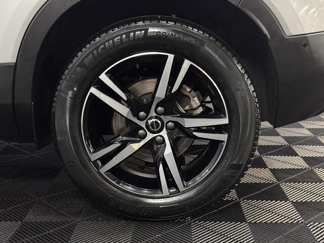 Volvo XC40 B2 2.0 B4 AWD Plus Dark Leder, Pano, 360 Camera, Navi, Winterpakket, Harman/kardon, Cruise control adaptief, Keyless start