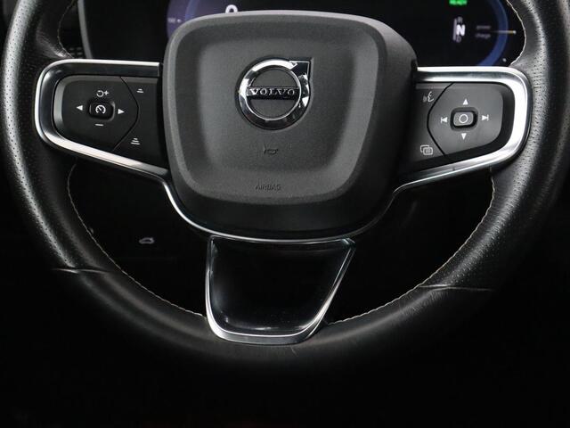 Volvo XC40 Recharge P8 AWD R Design | Trekhaak | Stoel & stuurverwarming | Camera | Carplay | Leder/Alcantara | Adaptive cruise | Keyless | Full LED | 19'' lichtmetalen velgen