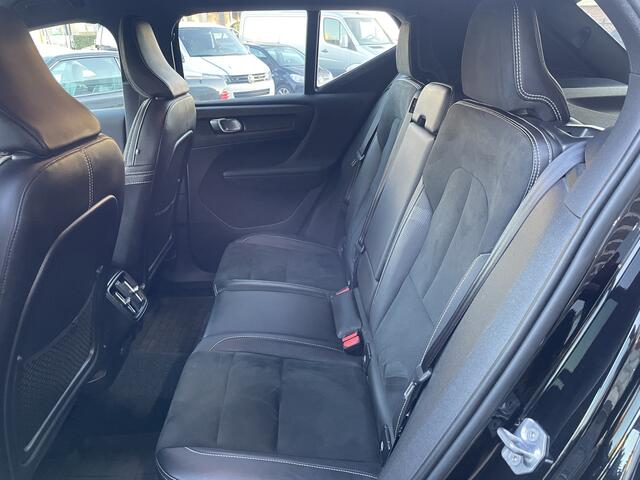 Volvo XC40 2.0 T4 R-Design Harman Kardon , Navi , Camera