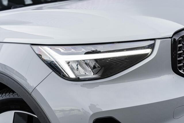 Volvo XC40 2.0 B4 Plus Dark | Adaptieve Cruise Control | Trekhaak | Elektrische stoelverstelling | Stoel + stuurverwarming | Harman Kardon audio | Verwarmbare Voorruit | Dodehoekdetectie | Carplay |