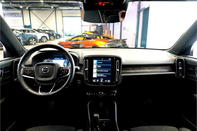 Volvo XC40 1.5 T4 Plug-in Hybrid 155kW/211pk DCT7 Ultimate Dark PANORAMADAK + HARMAN/KARDON + LEER/ALCANTARA + CRUISE + NAVI SENSUS + LANE ASSIST + EL.STOELEN + STOEL-&STUURVERWARMING + CAMERA + KEYLESS + PARKSENSOREN V&A + 19" LM-VELGEN!!