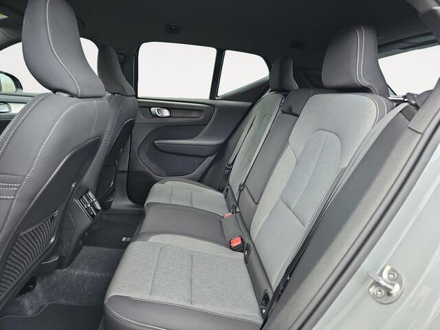 Volvo XC40 2.0 B4 Plus Dark | Trekhaak | Keyless Entry | Stoelverwarming | Adaptive Cruise Control |