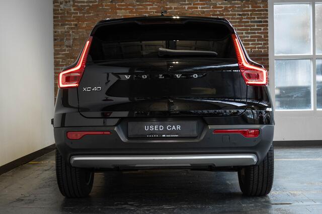 Volvo XC40 T2 Momentum | Blond Lederen Bekleding | Dealeronderhouden | High Performance Audio | Volvo on Call | Privacy Glass | Stoelverwarming |