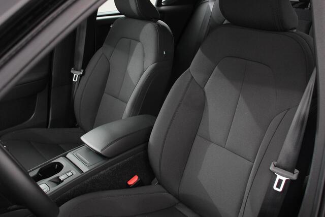 Volvo XC40 1.5 T3 163pk Automaat Momentum Navigatie Apple Carplay/Android Auto Stoelverwarming Parkeersensoren Adaptive Cruise Control Virtual Cockpit LED kop- en mistlampen Draadloos laden Sensus Connect met High Performance Sound