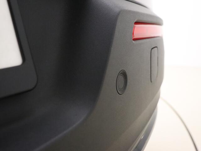 Volvo XC40 Extended Range Plus / Trekhaak / Camera / ACC / BLIS / Stoelverwarming / All seasons / Warmtepomp