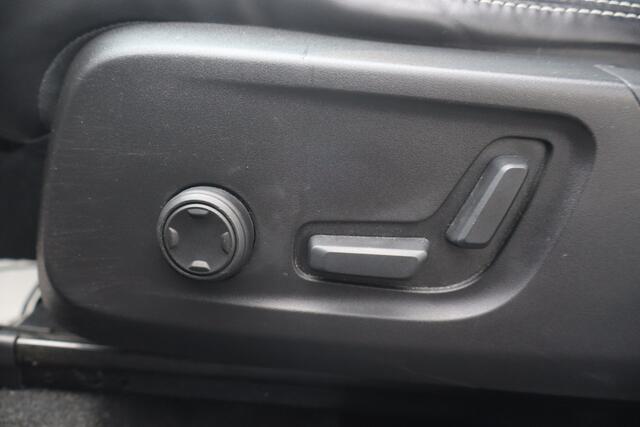 Volvo XC40 1.5 T3 R-Design NL-Auto!! Panoramadak I Camera I Apple Car-Play