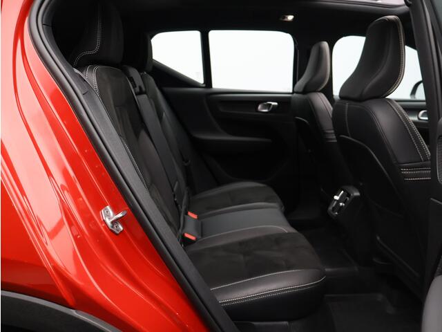 Volvo XC40 2.0 B4 R-Design / Pan. dak / Harman Kardon / Elektr. bed. stoelen / 360 camera / Standkachel / Stoel+stuur+achterbankverwarming / Full LED