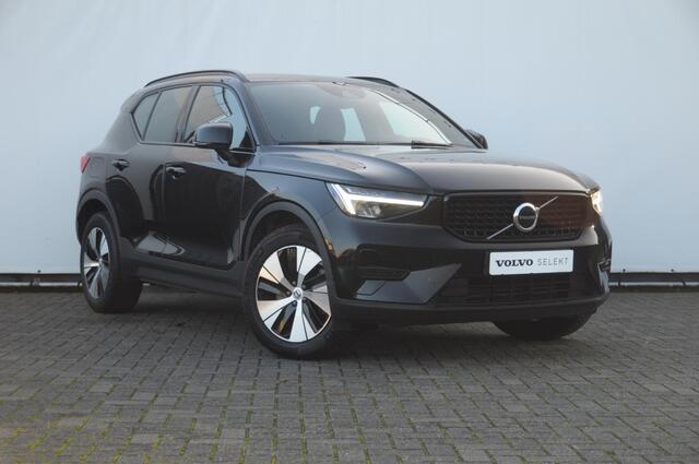 Volvo XC40 T4 211PK Automaat Plus Dark / Elektrische stoelen met geheugen / stuur - en stoelverwarming / Cruise control / Harman kardon audio / elektrische achterklep / Parkeersensoren met camers